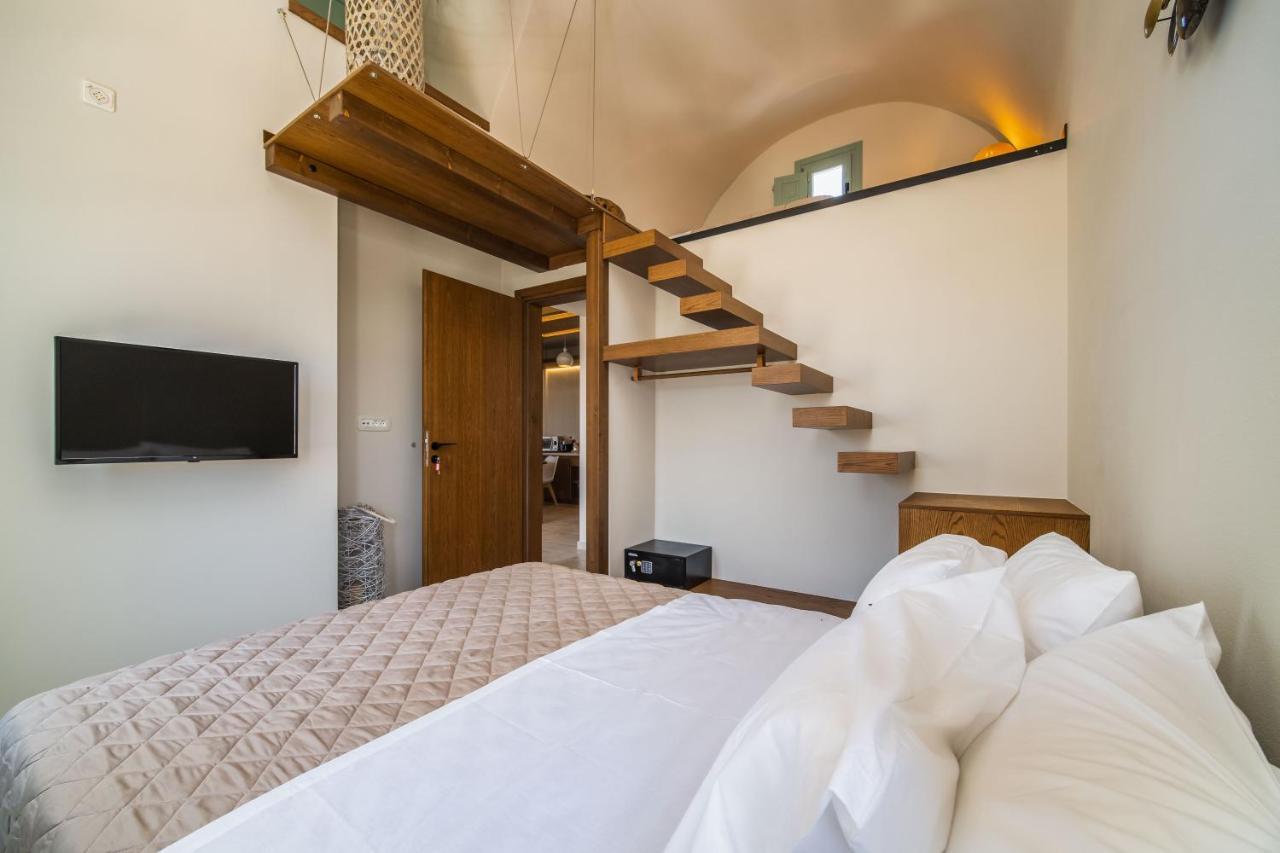 New Villa Katerina - 6 Villas & 6 Private Jacuzzi Emporio  Bagian luar foto