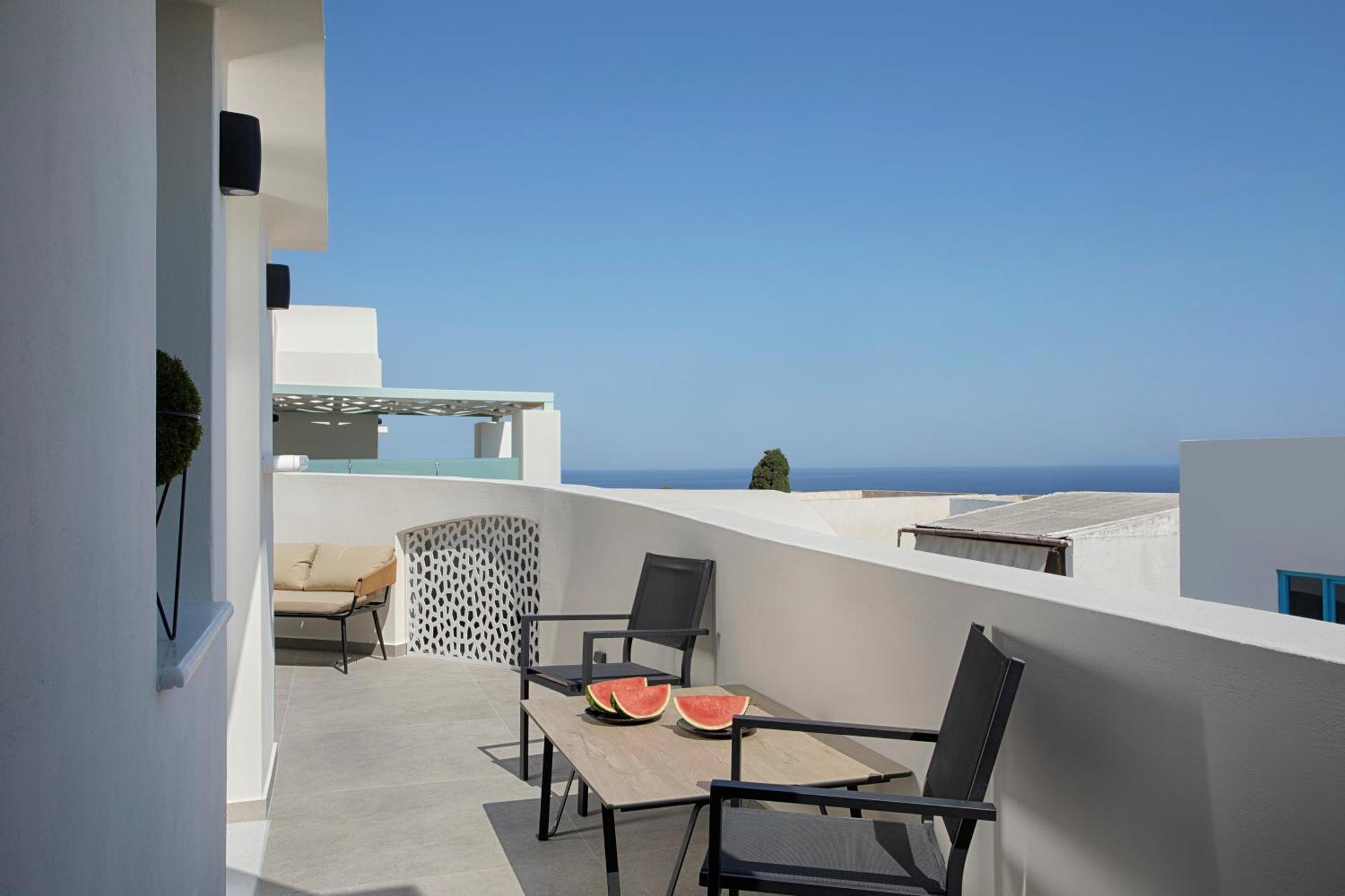 New Villa Katerina - 6 Villas & 6 Private Jacuzzi Emporio  Bagian luar foto